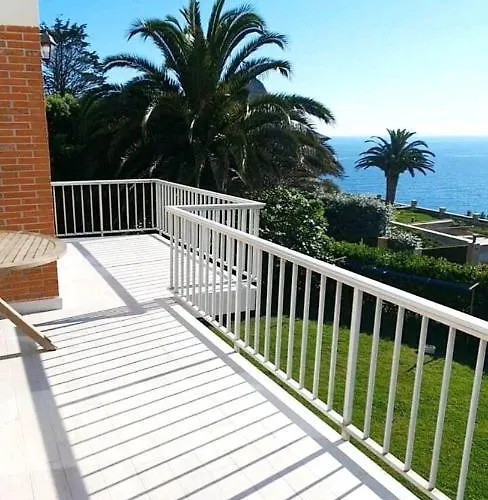 Vistas Al Mar, Urbanizacion Privada Con Piscina De Agua Salada Ajo